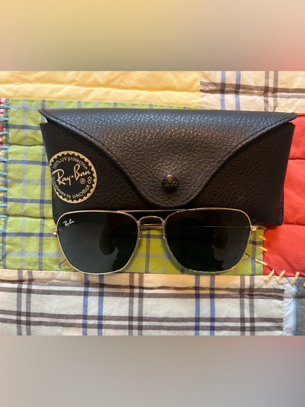 Ray-Ban Black Sunglasses with Gold Metal Frame Aviator Sunglasses RB3136